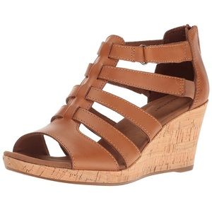 🤩50% off🤩Rockport brown sandal with 3 inch heel.